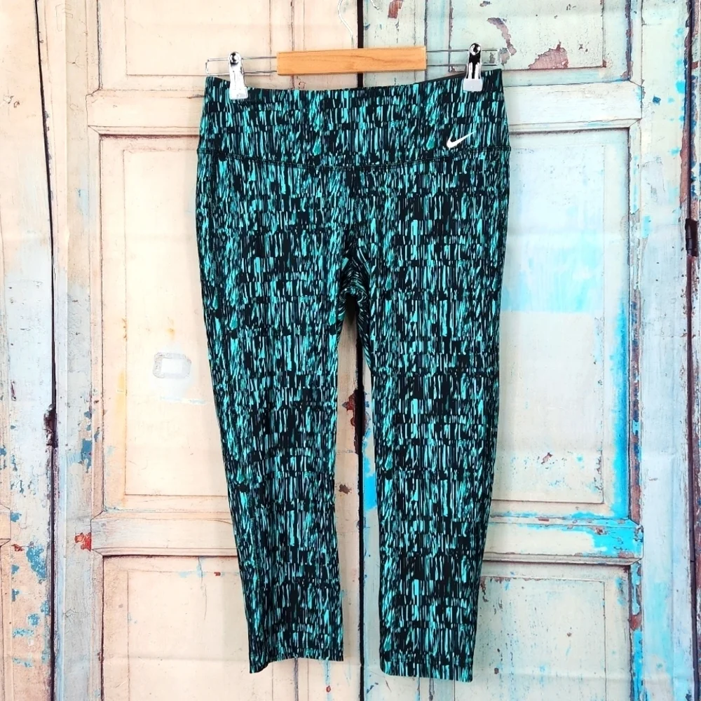 Nike Power Poly screen Printed Capri crop pants‎